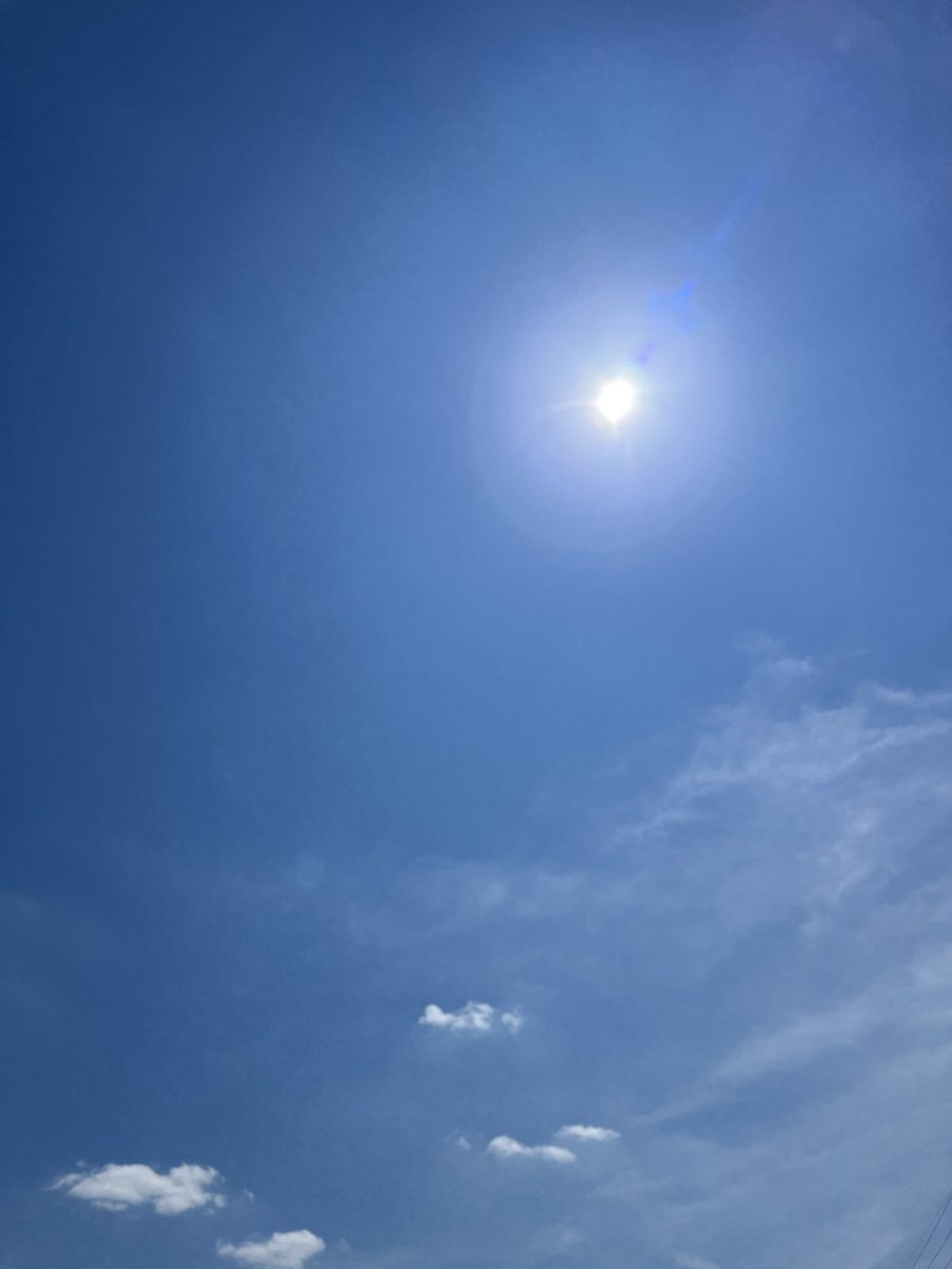 Baru3Bal3's tweet photo. おはようございます

スマホの4年間ロールも終わり
キャリアからスマホ保証もないとハガキが
別に入れないのかな？
まだ使えるし羽織っときたいのだけど
またAIで長くボタン押して回されて話できないサポートはなって

今日はお友達もお手伝い？邪魔しに？

良き笑顔で

某タニシの🥚なんかね https://t.co/5vlTaKIBI7