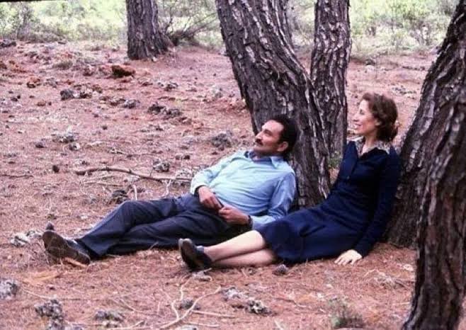 ecevitcagdas's tweet photo. Ele ele büyütüp ele ele derdik,
Ele ele derip insana verdik,
Verdikçe çoğalan sevgimizi.

- Bülent Ecevit https://t.co/LDf0LmjQoW