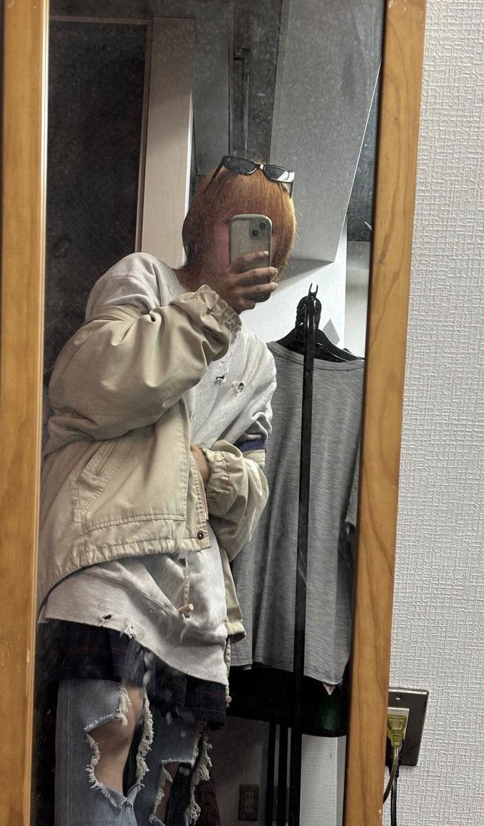mobile_battery8's tweet photo. 古着屋店員もしてやしたよん！👕 https://t.co/dMW5oqAUM6