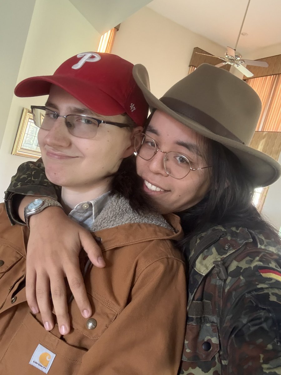 scarlettactual's tweet photo. easy things for me to have when i’m spending time with my best friend 💕 https://t.co/2mIBhttI8E