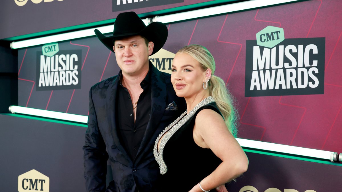 947WDSD's tweet photo. Jon Pardi Announces Social Media Break Amid Divorce From Wife Summer Pardi | 94.7 WDSD https://t.co/pxMSyY13Hh https://t.co/gSeof0ZgKP