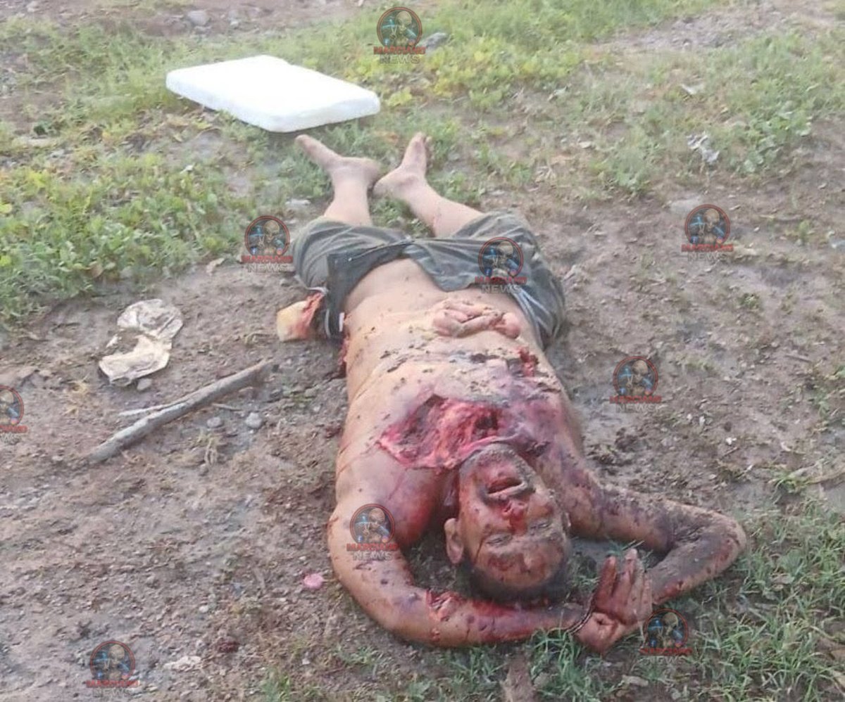 Libertador_Mx's tweet photo. Un masculino fue encontrado ejecutado y con huellas de tortura en la salida sur de Escuinapa,en la Capilla del Gallo. La persona,que no está identificada,se encontraba tirada sobre la orilla de la Carretera México 15,vestía short,estaba esposado y sobre su cuerpo tenía un mensaje https://t.co/jawrj9Spao