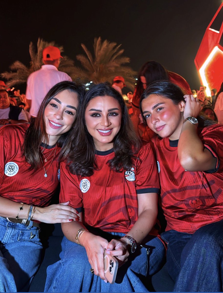 AnghamWorld's tweet photo. من حضور انغام مباراة المنتخب المصري اليوم 🇪🇬❤️ https://t.co/lI1EH59vtZ