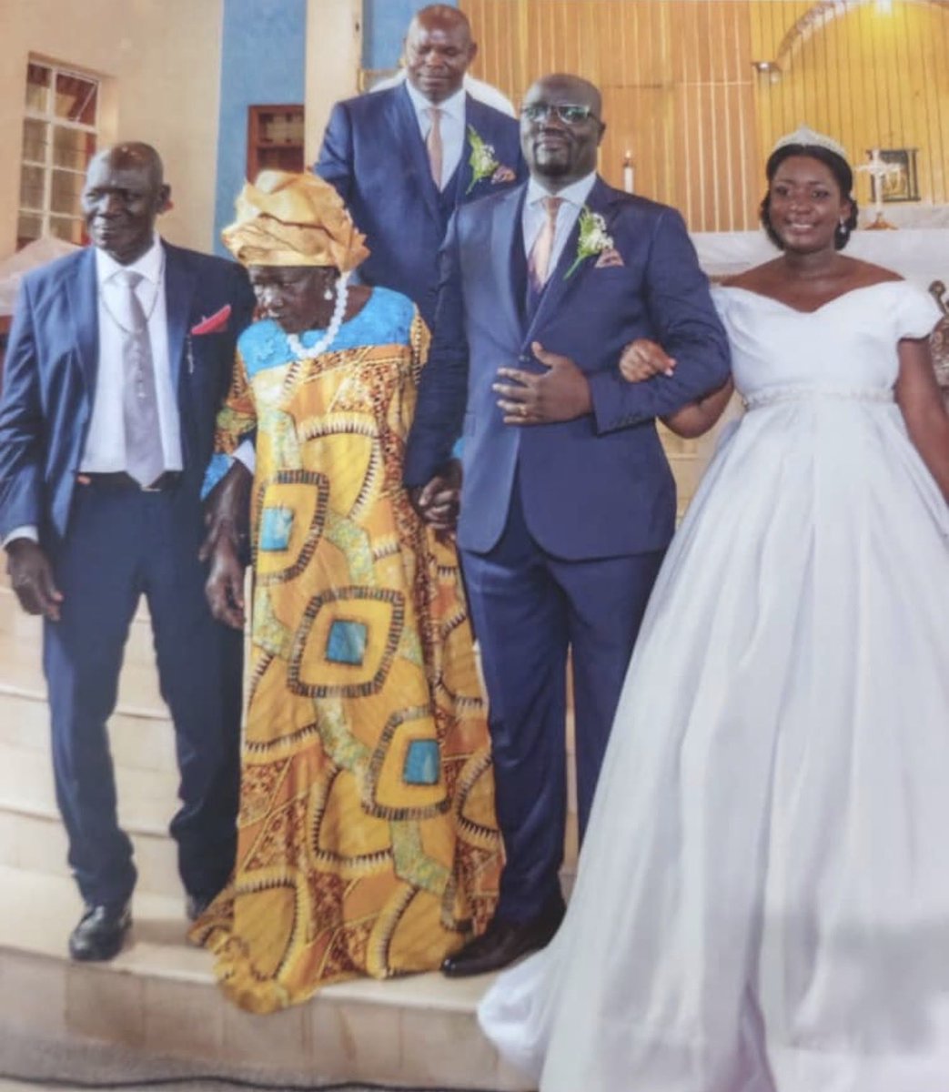 Codongtho's tweet photo. 2026 is already an unforgetable year! A pure soul of a brother gone with the wind,and now my gem, a woman who kept me safe and alive for 9 months in her womb; spared nothing to make me all i am. Mum, if Heaven wants you more, then rest well in glory! Greet Ben, Lynn and the rest. https://t.co/opEXh2XGB3
