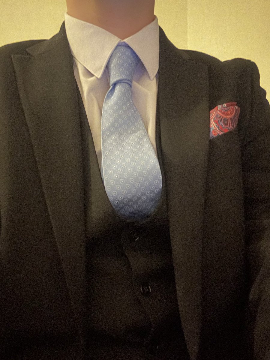 love4suits's tweet photo. still suited and proud ❤️ #suited https://t.co/Annkzd5wrM
