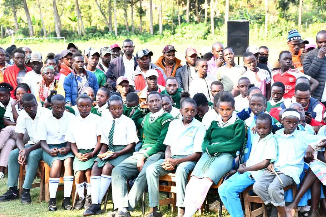 DanKiili's tweet photo. Later, I attended the Muringene Comprehensive and Senior School Parents' Engagement Meeting, where I held fruitful discussions with parents, teachers, and the school administration on the progress of our learners and the future of education. https://t.co/hF6gv9yiuz