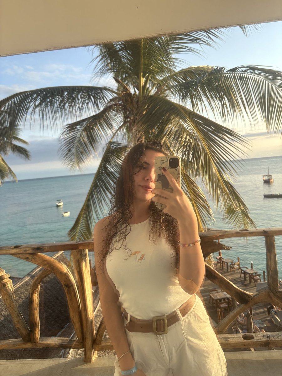 ebrukhrmn's tweet photo. with my love🥂 https://t.co/vjQAt9qokR