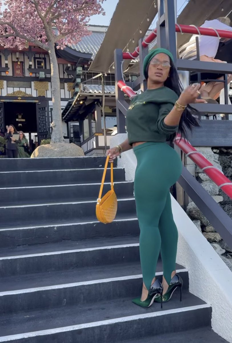 Mbarlee tweet media