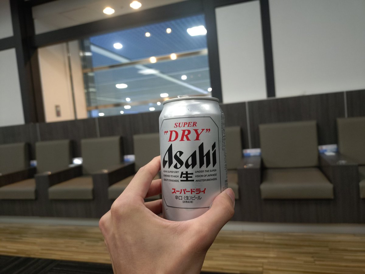 ecstasyfencer's tweet photo. T2のIASSラウンジで目覚めの一杯をキメる。 https://t.co/EDctp9X2PX