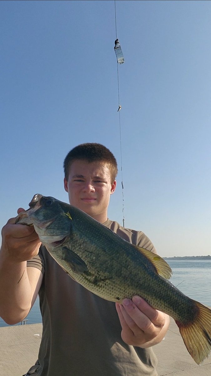 AllHunterout's tweet photo. First of the year on the popper. #fishing #largemouthbass #smallmouthbass #fish #basspro https://t.co/mWS9GwpmrA