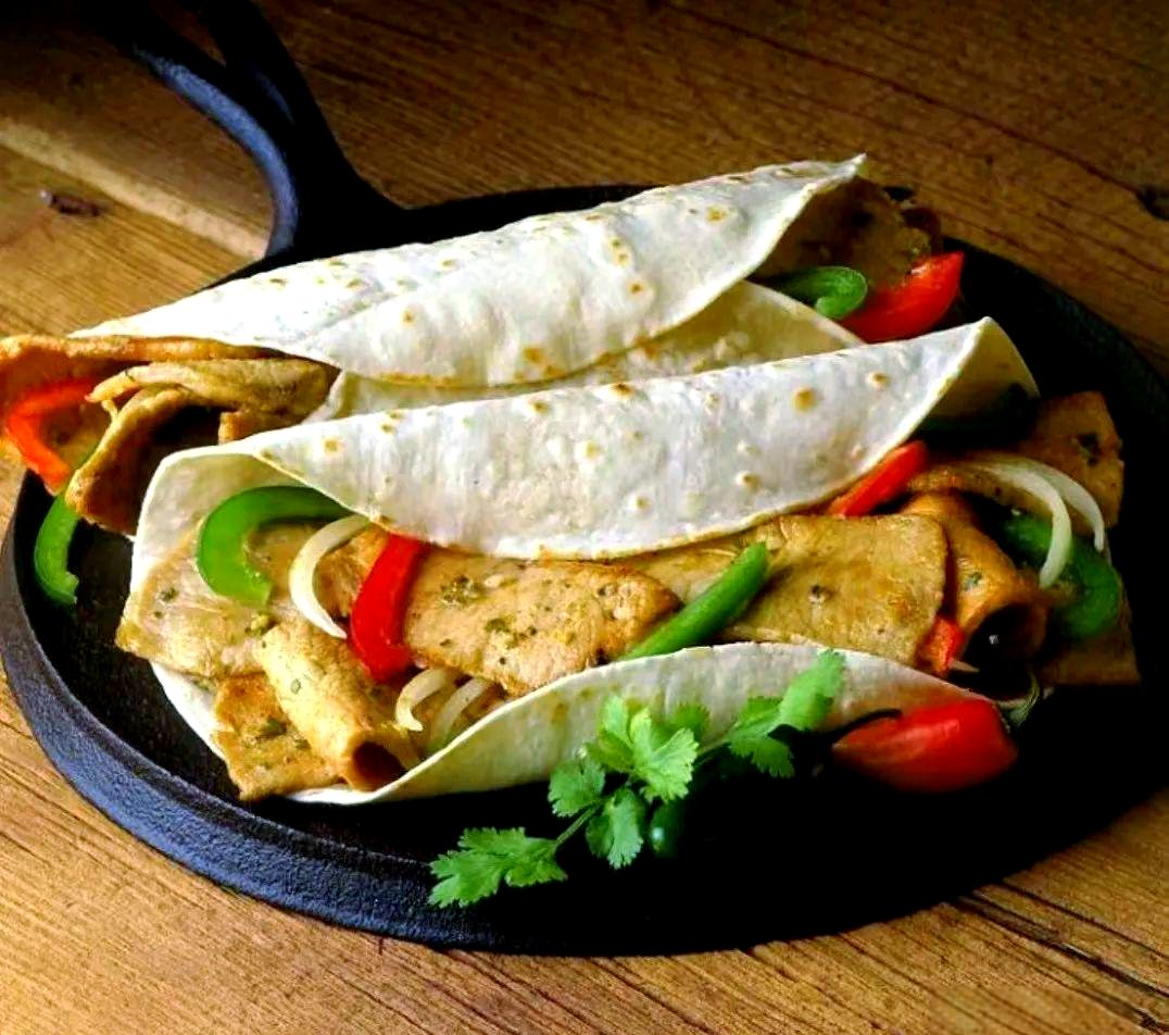 simearl40's tweet photo. Craving warm, crispy street tacos with fresh cilantro and lime—perfect quick bite on a busy day! https://t.co/JWyFQpPHxt