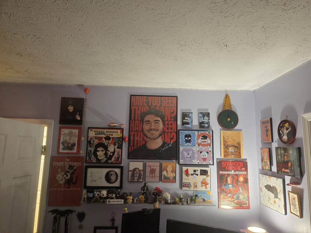 GamerGirlie69's tweet photo. Framed and on the wall like god intended https://t.co/YdI4FBiJHf