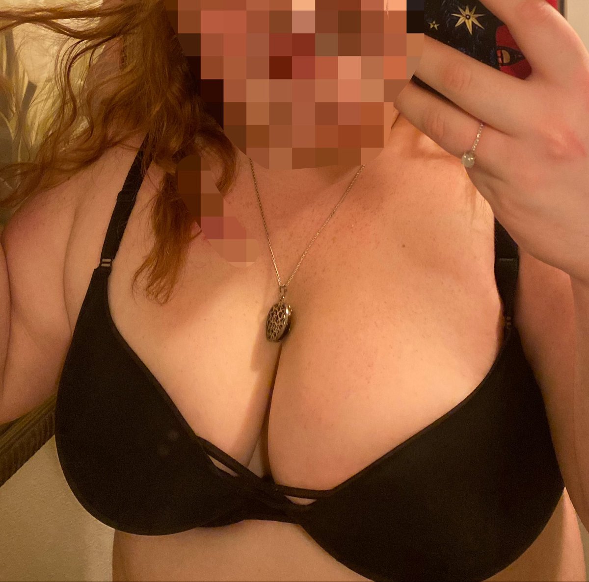 DoubleServing's tweet photo. I want this chocolate cake smeared on my titties and cleaned off lick by lick. With a sugary kiss to seal the deal. 💋
#onlyfans #chocolate #lick #bbw #bisexual #twogirls #content #feederism https://t.co/QnFWgTItS3