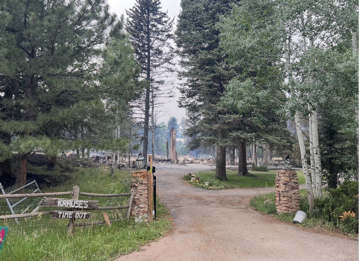 CWinderKOAA's tweet photo. ASPEN ACRES FIRE IMPACT STORY (A THREAD) : Abbie Krause is a Beulah local, her and her family have lived in their Beulah home for 13 years. She found out this week she lost her home to the fire. Below are before and after pics of the home. Despite the loss, she has hope…. @KOAA https://t.co/j1NeMUY6Vw