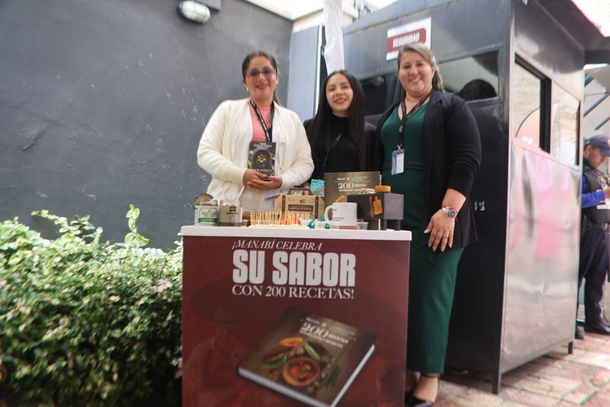 PrefecturManabi's tweet photo. ¡Manabí enamora en Azuay!

Los sabores, aromas y la creatividad de nuestra tierra conquistan corazones con la degustación de productos elaborados por emprendedores de nuestra provincia.

🌿 Manabí sigue mostrando al Ecuador el talento, la identidad y la calidad de su gente.
#ManabíCambiaParaSiempre