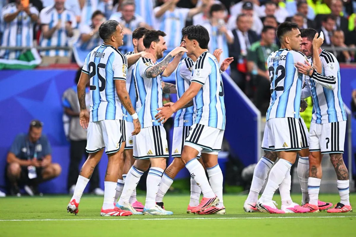 31Itzert's tweet photo. Contrairement à d'autres nations sud-américaines (comme le Brésil ou la Colombie), l'équipe nationale d'Argentine de football se compose presque exclusivement de joueurs blancs ....@lequipe https://t.co/jroOTNyjvP
