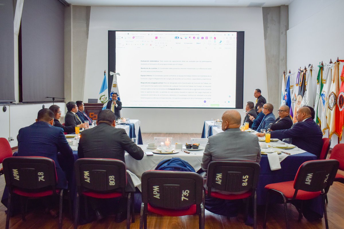 Colegio_CPA's tweet photo. 📸 Compartimos algunos momentos de la reunión en la que la Junta Directiva realizó el nombramiento de los Coordinadores de las Comisiones de Trabajo, brindó las directrices para el desarrollo de los diplomados y presentó el Manual de Procedimientos de las Comisiones de Trabajo. https://t.co/Xxnnn6mb2K