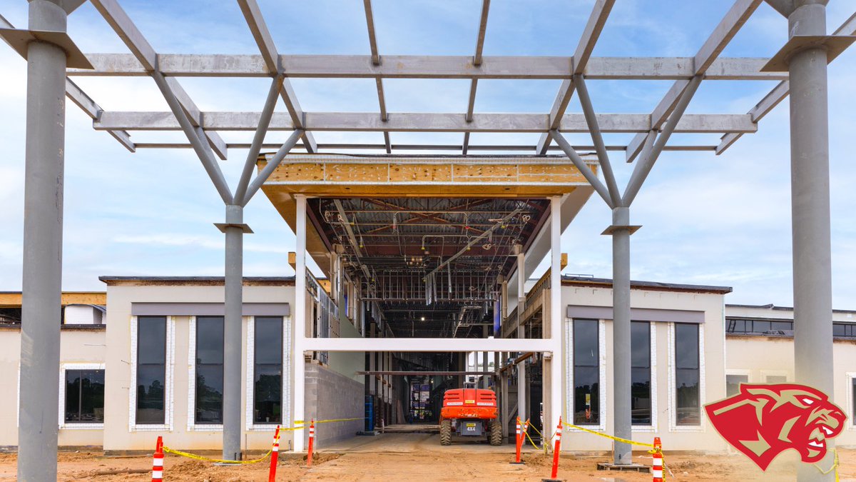 ConroeISD's tweet photo. The future home of Caney Creek 9th Grade Campus is coming along wonderfully, and we couldn’t be more excited to watch this vision become a reality. 🚧

Every milestone brings us one step closer to welcoming students in the Fall of 2027! Stay tuned as construction continues! ❤️🐾 https://t.co/Bj6RzOTTKX
