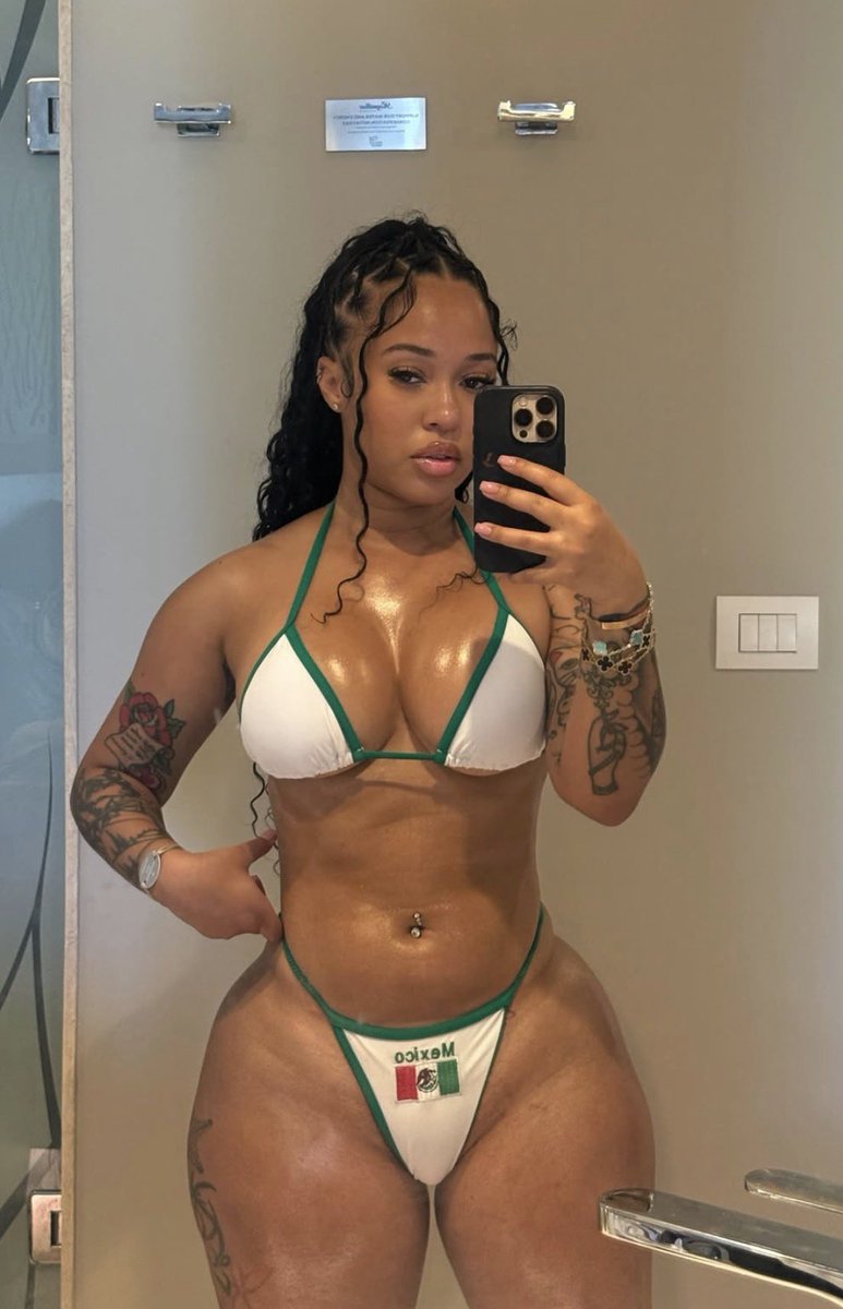 lCYBlTCH's tweet photo. I heard summer was calling🗣️ https://t.co/Yfu7YOVJjq