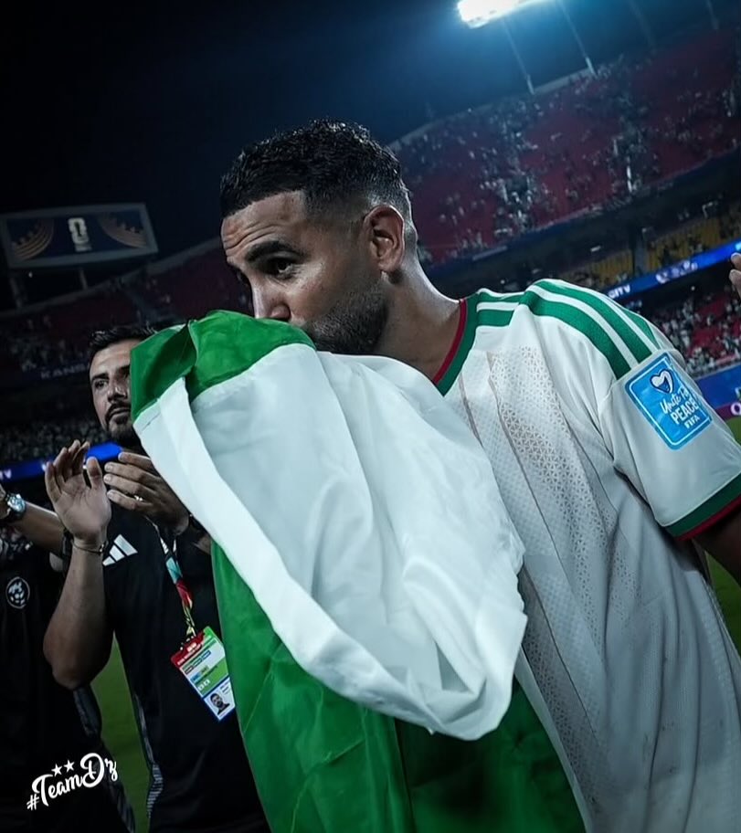 algeriactufoot_'s tweet photo. Riyad Mahrez après l’élimination de l’Algérie ! 🇩🇿😢 https://t.co/eWFf9T9V5g