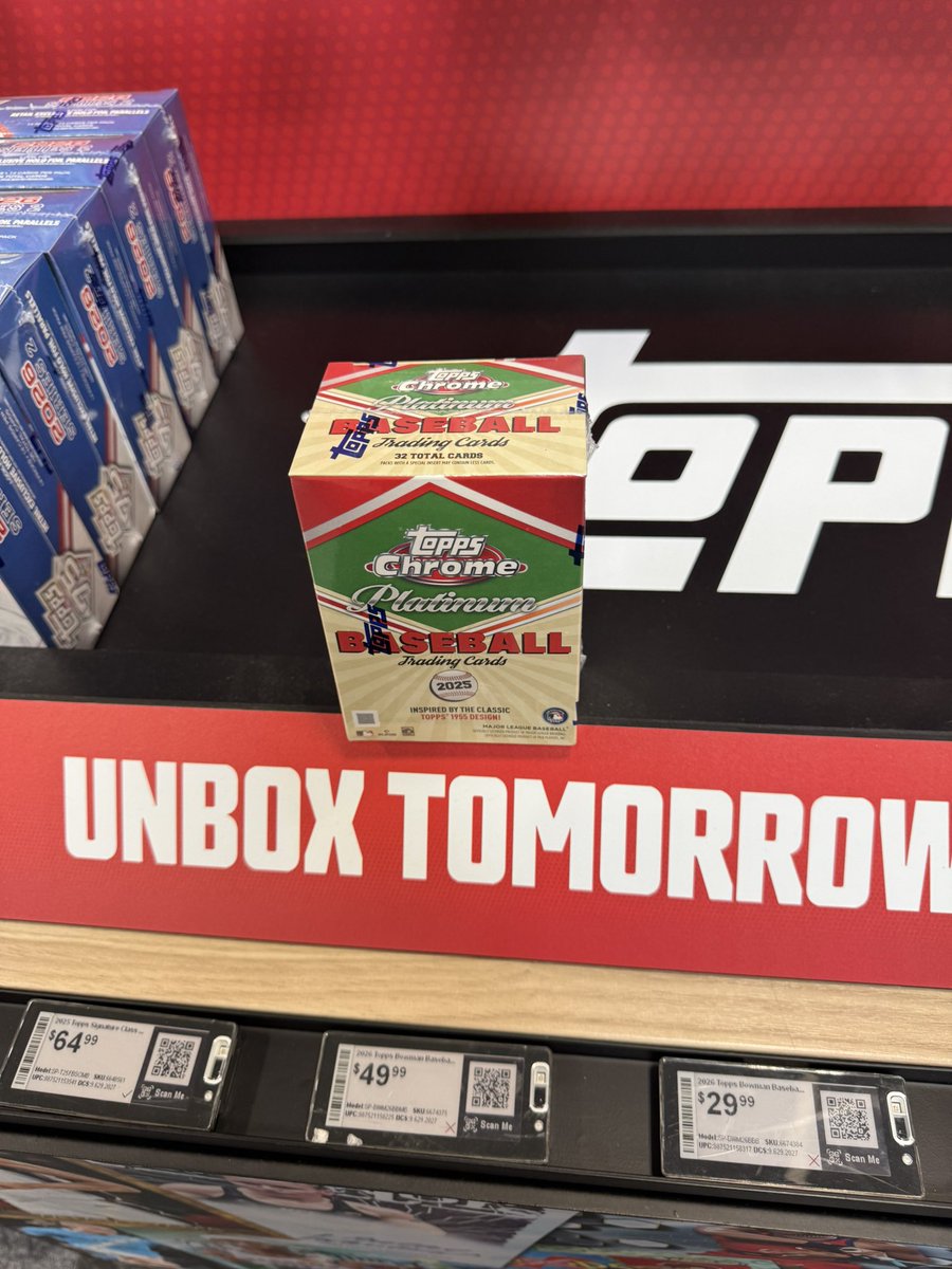 MishaWines97's tweet photo. Last box on the shelf at Best Buy 🙃. Any hits below. 

@CardPurchaser https://t.co/iURluSwX3g