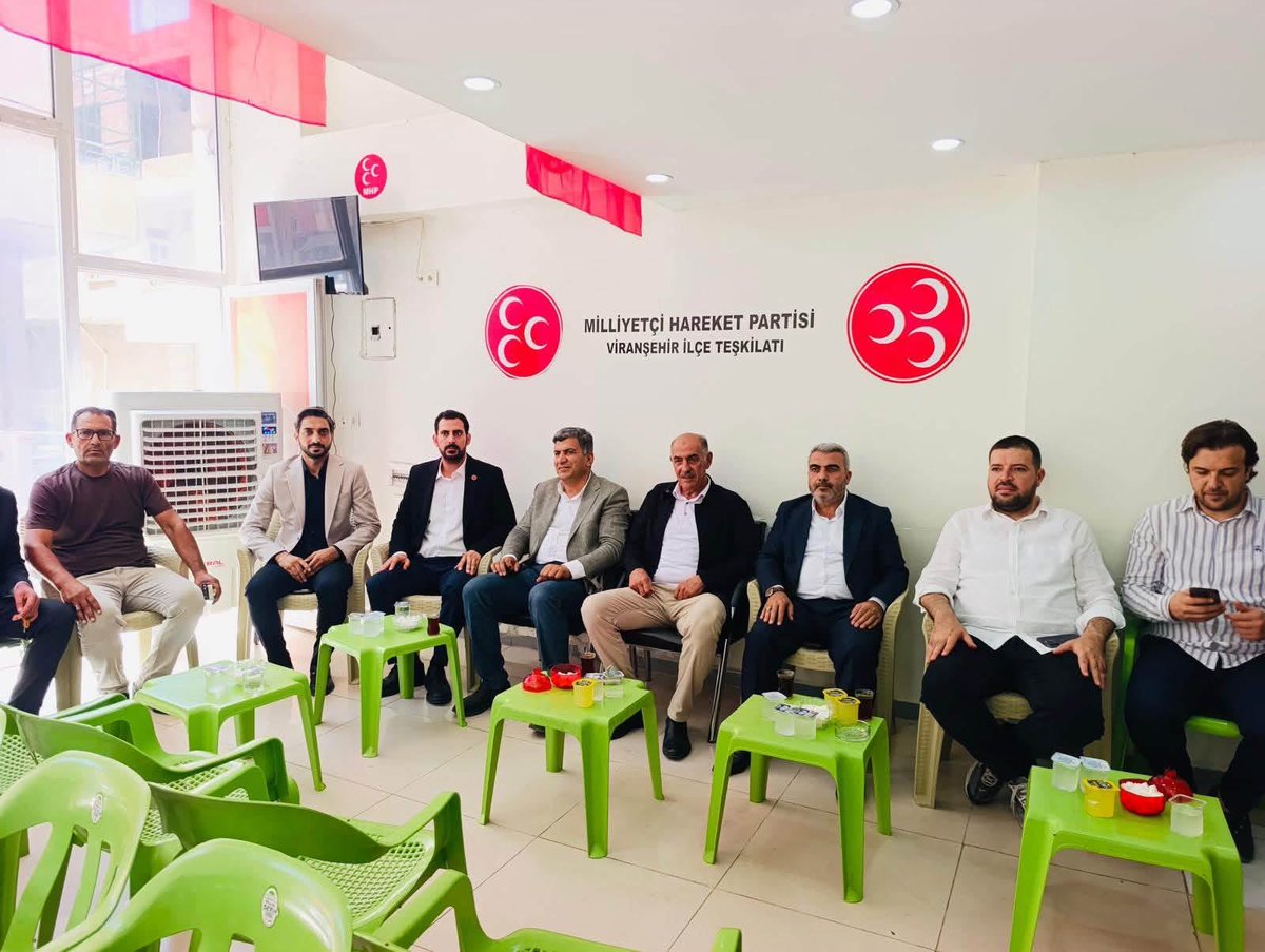 YkselAziz's tweet photo. Şanlıurfa İl Başkan Yrd’mız Sn.@mahozyavuz önceki dönem ilçe başkanımız @alitekin_63 Geçmiş dönem Ak Parti Belediye Başkan adayımız İbrahim Gelin ile birlikte  MHP Viranşehir ilçe Başkanı Fatih Yüzücü ve kıymetli yönetim kuruluna hayırlı olsun ziyaretin de bulunduk. https://t.co/qCTnk2Klqr