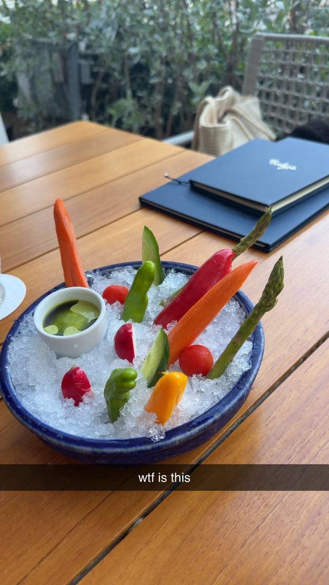 InnoCauliflower's tweet photo. My girlfriend genuinely just sent me ts

Yeah alright lets just throw sum vegetables vertically in ice and call it a day https://t.co/4K9wuK2bk9