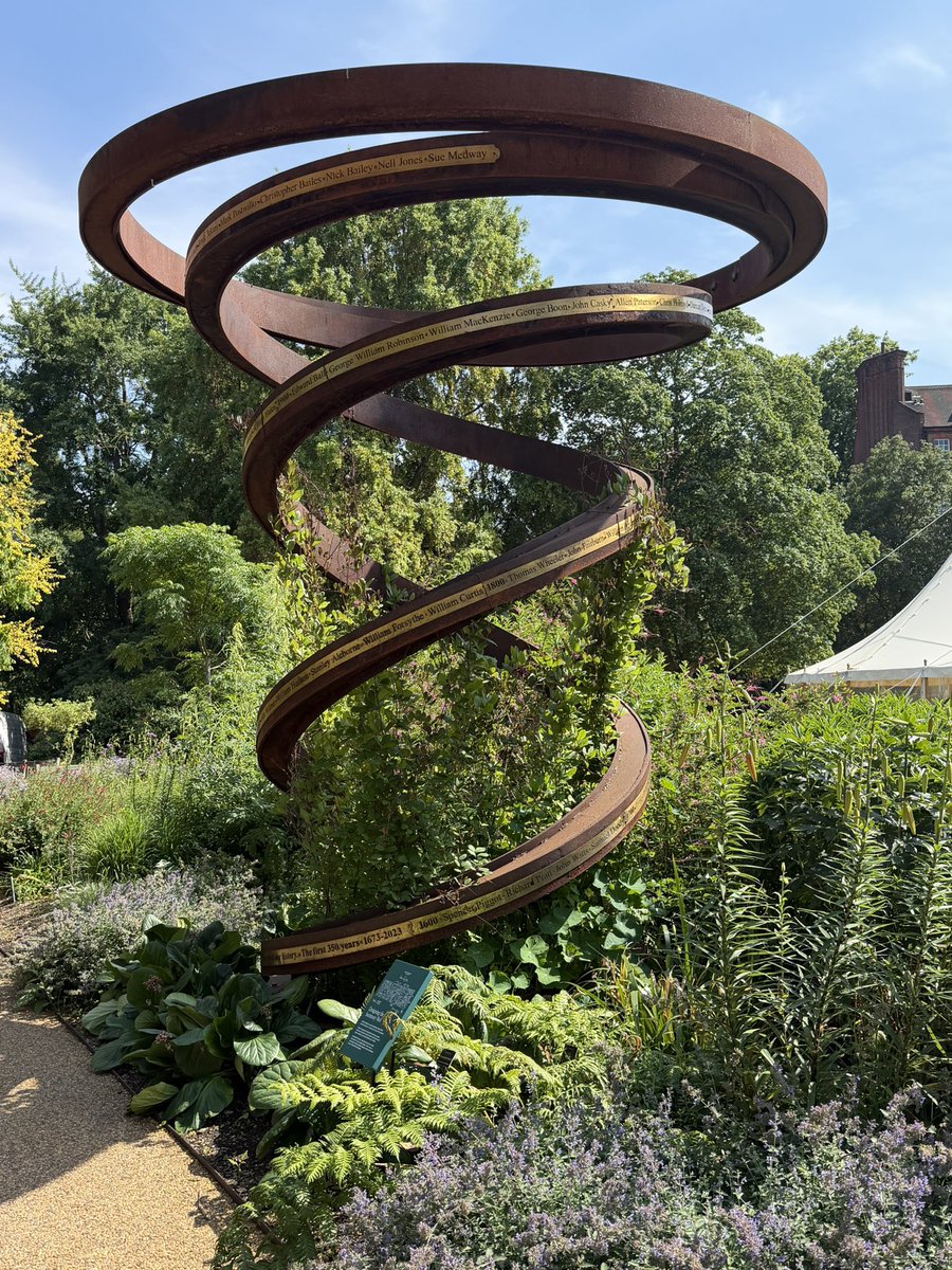 suekmoorhen's tweet photo. I visited Chelsea Physic Gardens today featured in #LethalWhite. Strike follows Dodgy Doc in there……………..
“Ouch – fuck—’
‘What’s the matter?’
‘First day back on two legs and Dodgy Doc’s finally decided to go and meet a girl on the sly. Chelsea Physic Garden, Tube to Sloane Square and a bugger of a walk.”
It’s a beautiful garden and well worth a visit you will find a few more Strike locations close by too. ❤️