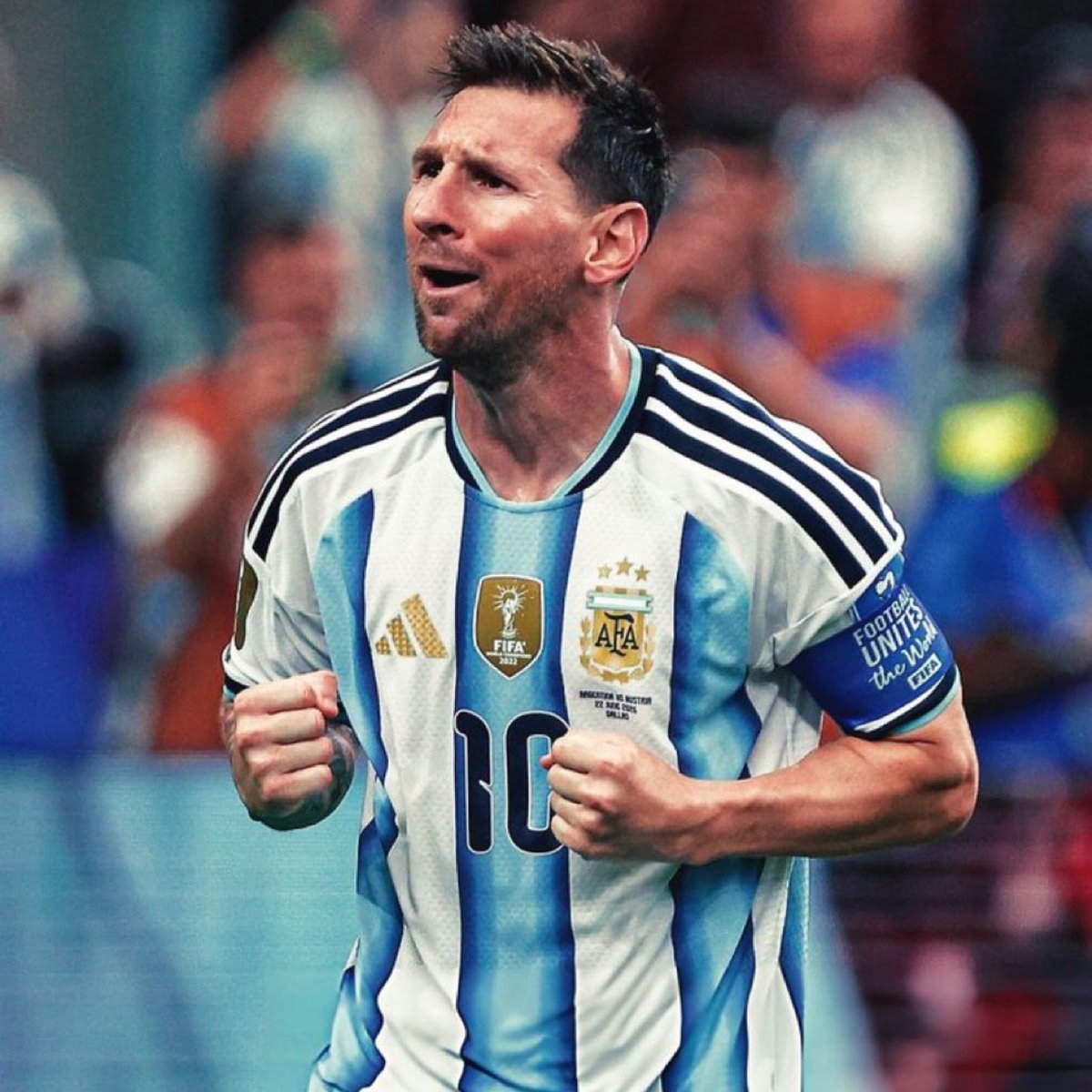 centregoals's tweet photo. 🚨🚨| 𝐑𝐄𝐂𝐎𝐑𝐃: Lionel Messi is the 𝐅𝐈𝐑𝐒𝐓 𝐏𝐋𝐀𝐘𝐄𝐑 𝐄𝐕𝐄𝐑 to reach 20 World Cup goals. 🇦🇷🤯 https://t.co/GUTPN2zUIY