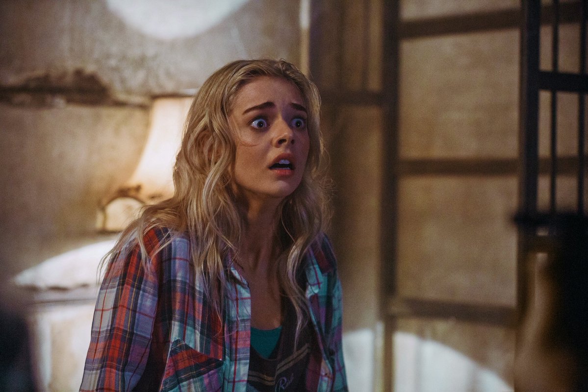 evildeadburn's tweet photo. Samara Weaving in ASH VS EVIL DEAD https://t.co/av1e88vqOm