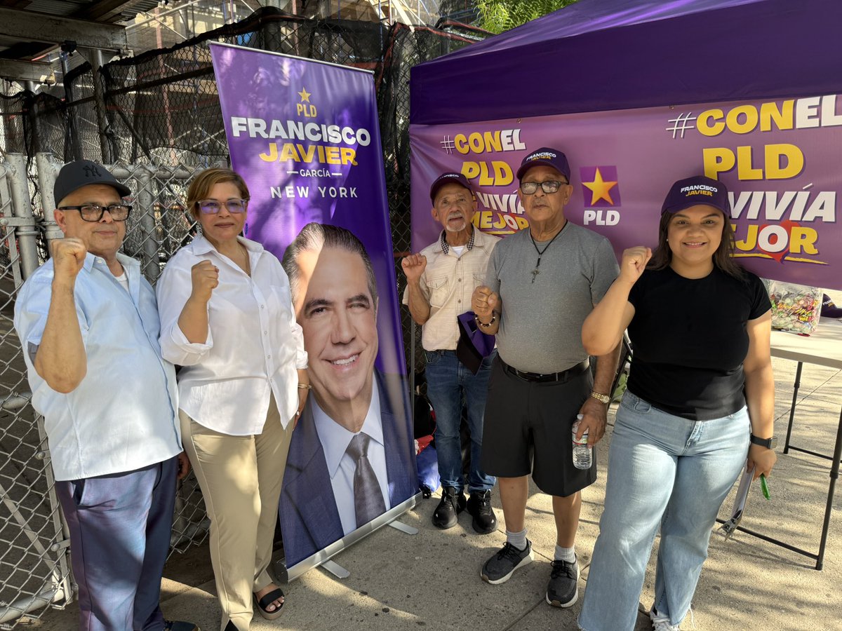 AlejandroF0227's tweet photo. En las calles de Nueva York, manteniendo la cercanía con nuestra gente dominicana. #PLD 💜⭐️🗽🇩🇴
Con el PLD se vivía mejor!
Francisco Javier Presidente 2028
Collado y Más!
@FJavierGarciaF
@kiarajimenez20
@franchiscastill
@marizan_rafael @NoFueGaby https://t.co/Hj3Gz9ZMbq
