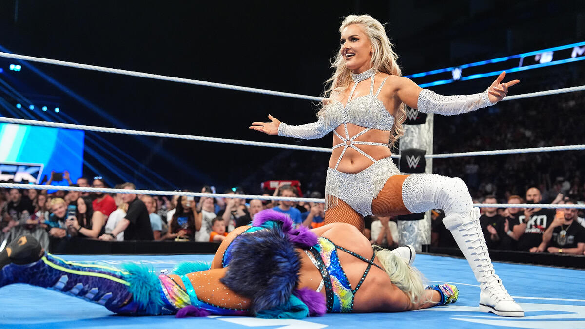 GiveMeGlamour's tweet photo. #SmackDown 
———————

I’ve been cautiously warning each and every one of you ladies that the arrival of Blake Monroe was imminent. Should’ve listened more carefully. Perhaps keep an eye out for your safety. https://t.co/1eP2YmlJFC