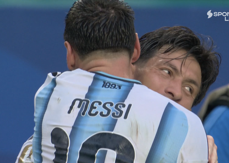 TouchlineX's tweet photo. 📸 - Lisandro Martínez and Lionel Messi HUGGING! ❤️ https://t.co/MXiTtZFldH