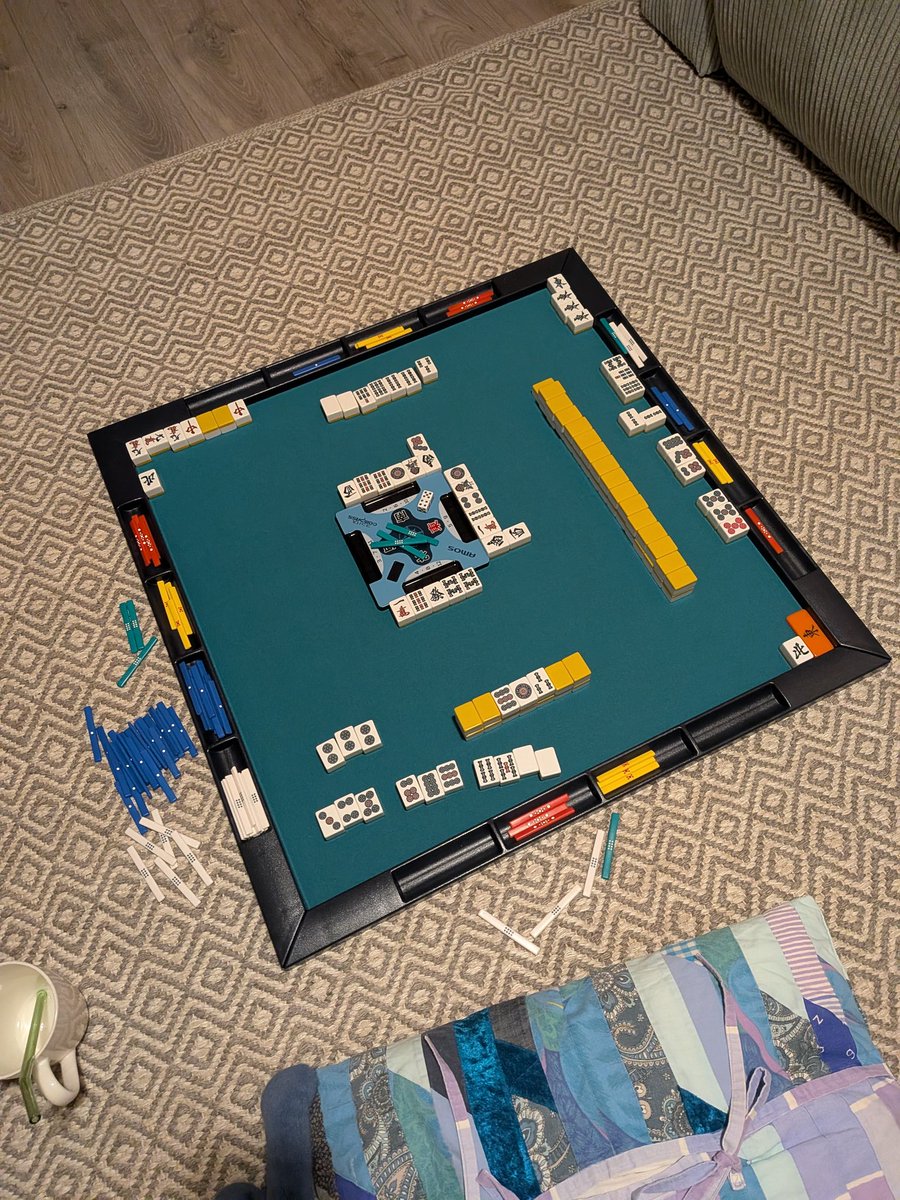 kioailes_'s tweet photo. Salut je joue au mahjong 🥰🥰 https://t.co/ugv1QrUZiU