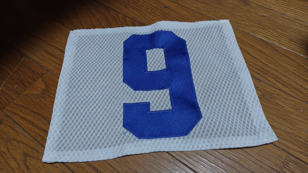 yofu55's tweet photo. 引退したので、背番号を返却して練習も週末の試合もなくなりました。これまで野球の練習のない放課後や休日は公園で野球していた少年は、今は釣りに行ったり、野球部ではなく今年新しいクラスで仲良くなった子たちと買い物行ったりゲームしたり楽しそう。案外引きずってるのは親だけかもね😅 https://t.co/5usFfXxbos