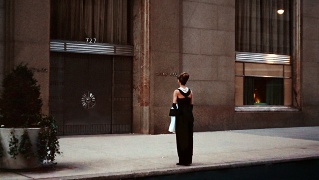TheCinesthetic's tweet photo. Breakfast at Tiffany’s (1961) https://t.co/xvkTSWtqM2