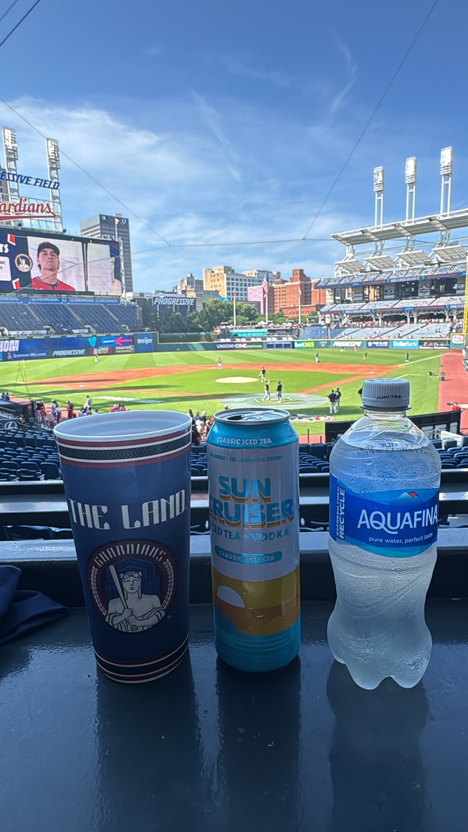 Mike2244POGO's tweet photo. Large cup of ice, Ice Tea Sun Cruiser, bottle of water and very hot but perfect night for a baseball game and Pokemon! https://t.co/Ic6Ovya6ZI