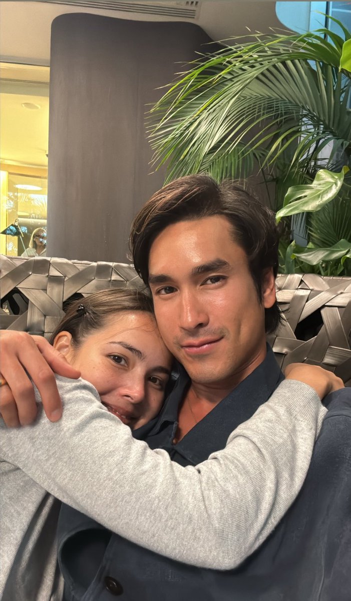 YadechCLover's tweet photo. These type of Nadech-Yaya photos are so cuteeee 🥹🥹 Yaya's safe place is in Nadech's arms ♥️ https://t.co/KhXScMNptI