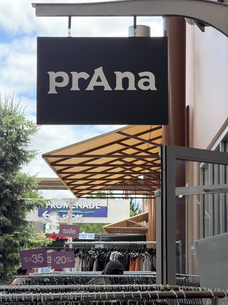 pilcrowikc's tweet photo. Name of this store made me double take for a second ig https://t.co/Mv74cOEyUI