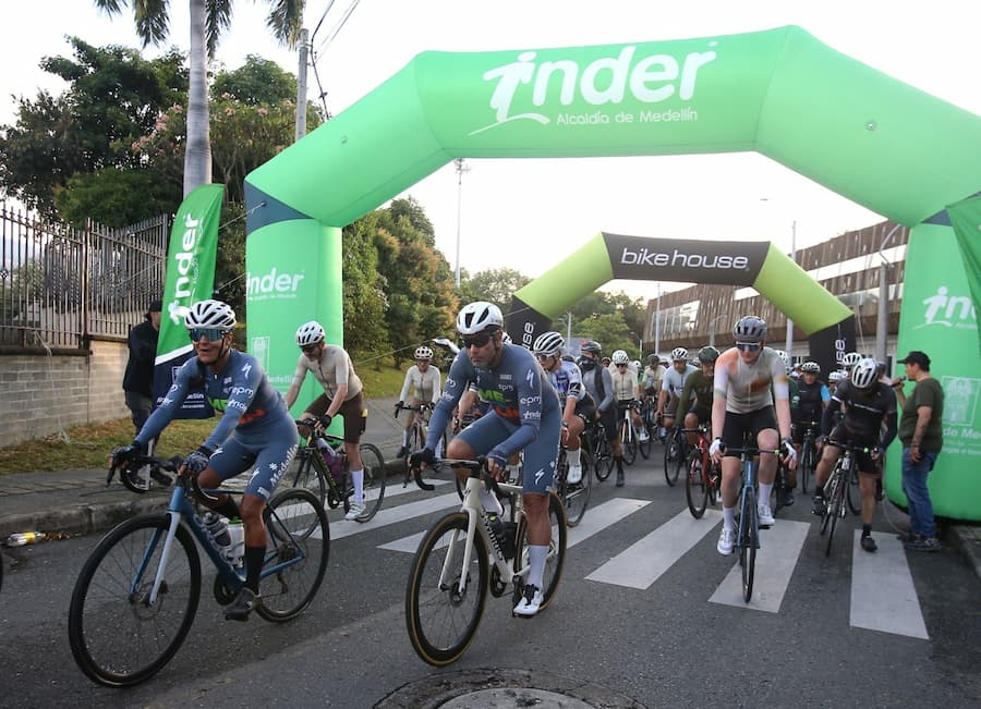 AnalisisUrbano's tweet photo. #Medellín #INDER |
La Alcaldía de Medellín abrió las inscripciones para la segunda edición de Bike Inder, la estrategia dirigida a ciclistas de ruta con experiencia. 
https://t.co/uUMOaN2ud6 https://t.co/Z6I13yrx3W
