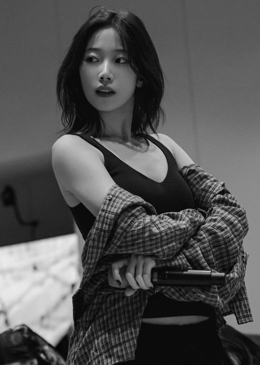 Daily_Zuha's tweet photo. #KAZUHA #LE_SSERAFIM #카즈하 #르세라핌 https://t.co/YcwN8uQ8ha