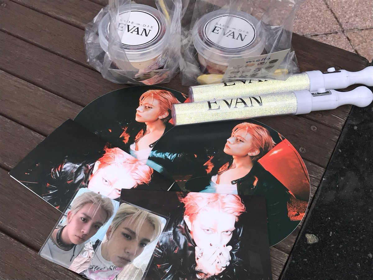 heeseungcokr's tweet photo. EVAN’s gift for EVER who attending pre-recording "Ride or Die" on Music Core: Pudding 🍮

#EVAN #에반 #HEESEUNG #희승 https://t.co/coEbrQe5N6