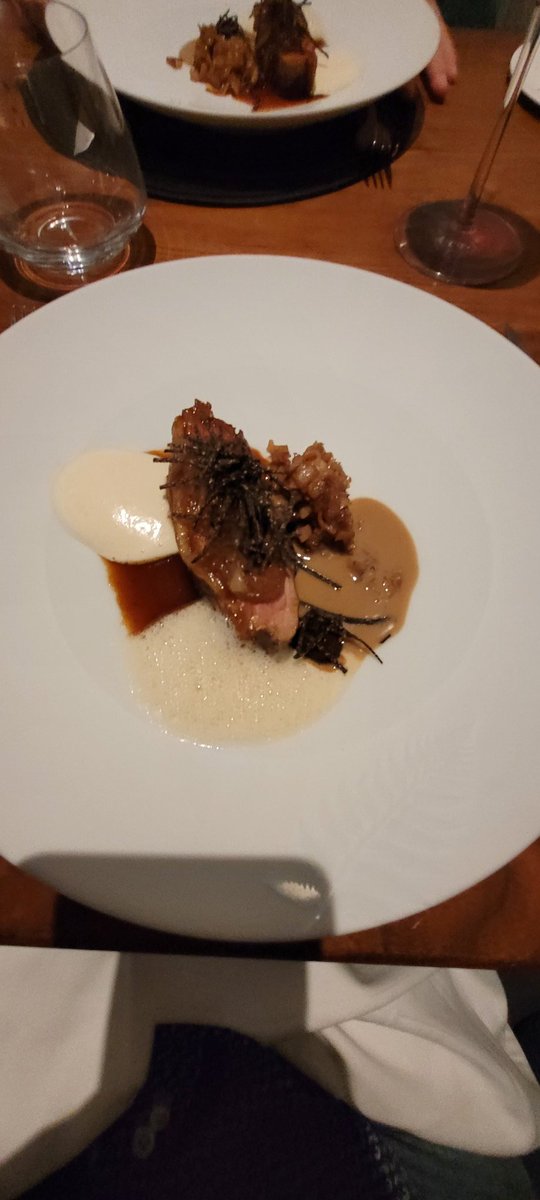 Franck26061's tweet photo. Auguste Paris VI ⭐️😋🍷😋
Mélange parfait d'élégance, de créativité 👏👏👏 https://t.co/m1WibVvEUn
