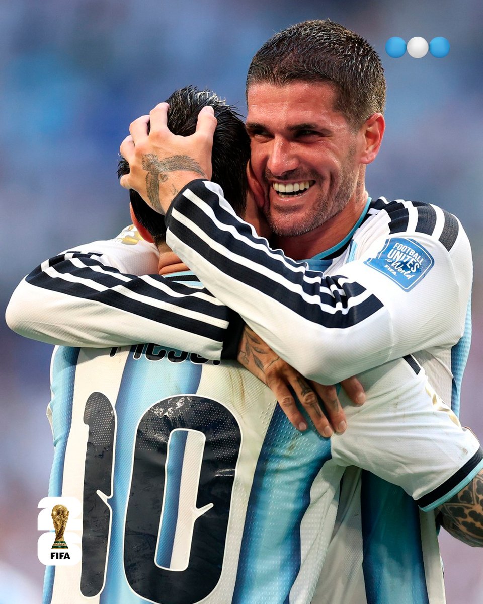 telefe's tweet photo. 🐐 🔟 🇦🇷 Ya es el SÉPTIMO gol de Messi en este Mundial y alcanza su marca registrada en el Mundial de Qatar 😱

📺 Argentina 1-0 Cabo Verde | Viví el #MundialXTelefe en https://t.co/S24R6EWDr8 con @giraltpablo y @ClankJPV https://t.co/bKoeCR7XOv