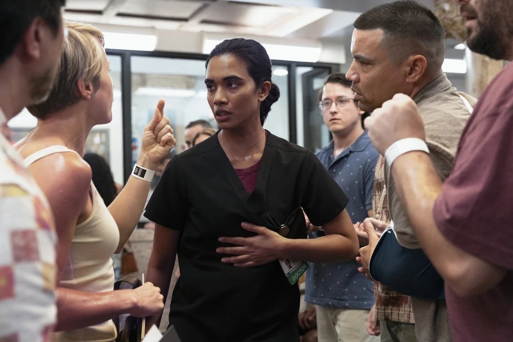 PittCrave's tweet photo. "What do you need to get some basic human empathy back?"
Happening now:
- Mohan experiencing a panic attack
- Al-Hashimi confronting Robby about his behavior
- Langdon and Santos working a case together
- Langdon diagnosing Becca
- Mel having her deposition https://t.co/0k0l3lDwqH