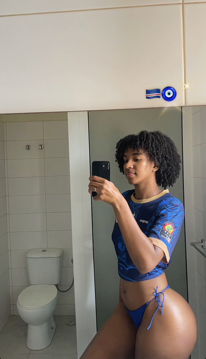 robinho_benj's tweet photo. À mes yeux le Cap-Vert mérite cette qualification je prie pour que les efforts soient récompensés, allez les requins bleus🇨🇻 https://t.co/OCgWymMe4Q