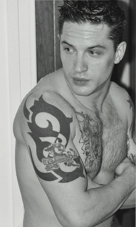 TheCinesthetic's tweet photo. Tom Hardy for Attitude Magazine, 2008 https://t.co/Gt3WZNxnRU