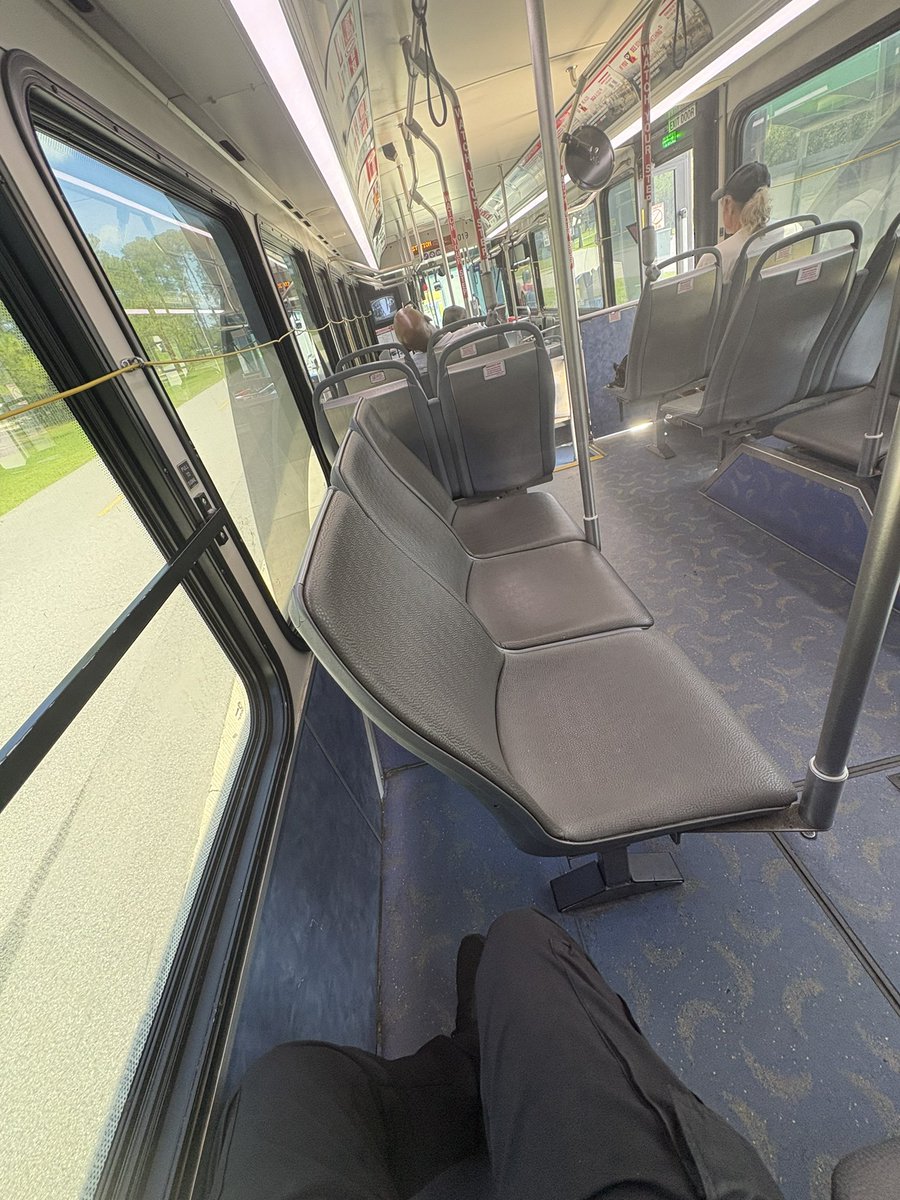 teejaygreen09's tweet photo. Lady upfront on the bus keep peeping behind her I look at my pants n see exactly why 😩🤷🏽‍♀️
#freeball #publiccuck https://t.co/jTuVDHJat2