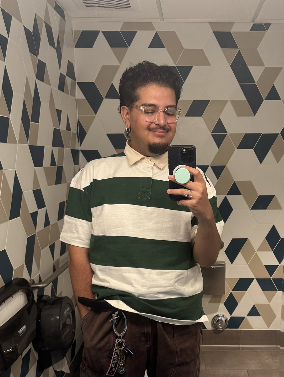 PrEPlup's tweet photo. pg #fatboyfriday https://t.co/7ZhLC0nlnk