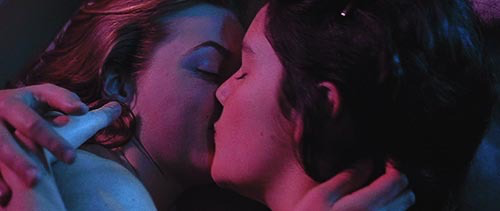 TheCinesthetic's tweet photo. Heavenly Creatures (1994) https://t.co/0CoqAQrSVM